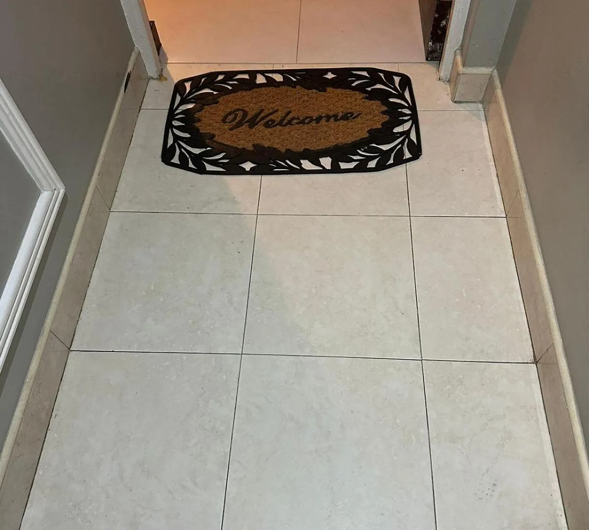 Royal At Courtleigh Towers Apartment Kingston